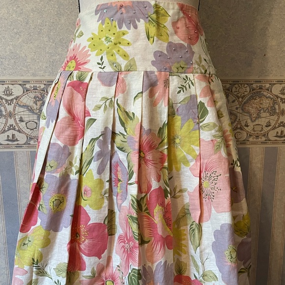 Beautiful Floral Summer Skirt - Picture 12 of 12